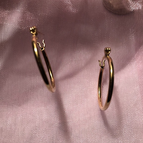 Gold hollow hoop Earrings with snap bar. - Picture 2 of 9